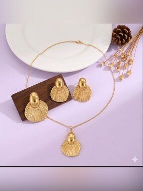 18k gold plated stainless steel necklace with earrings set